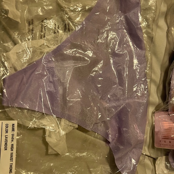 Savage X Fenty Bra Set - Picture 3 of 3